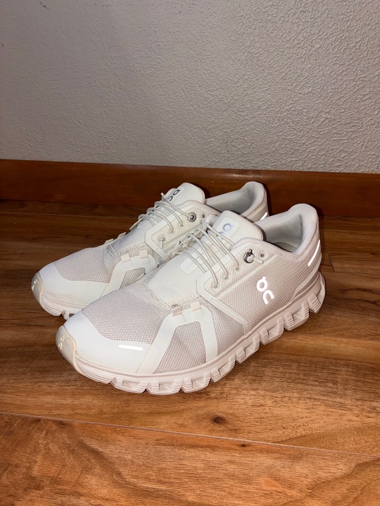 On Running Shoes - On Cloud 6 Women’s Athletic Running Sneaker Shoes, white - size 9.5
